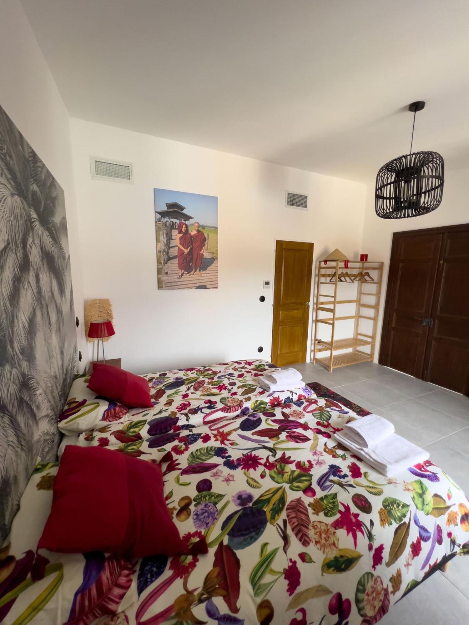 Les Baroudeurs De Saint Jean Bed & Breakfast Bagian luar foto