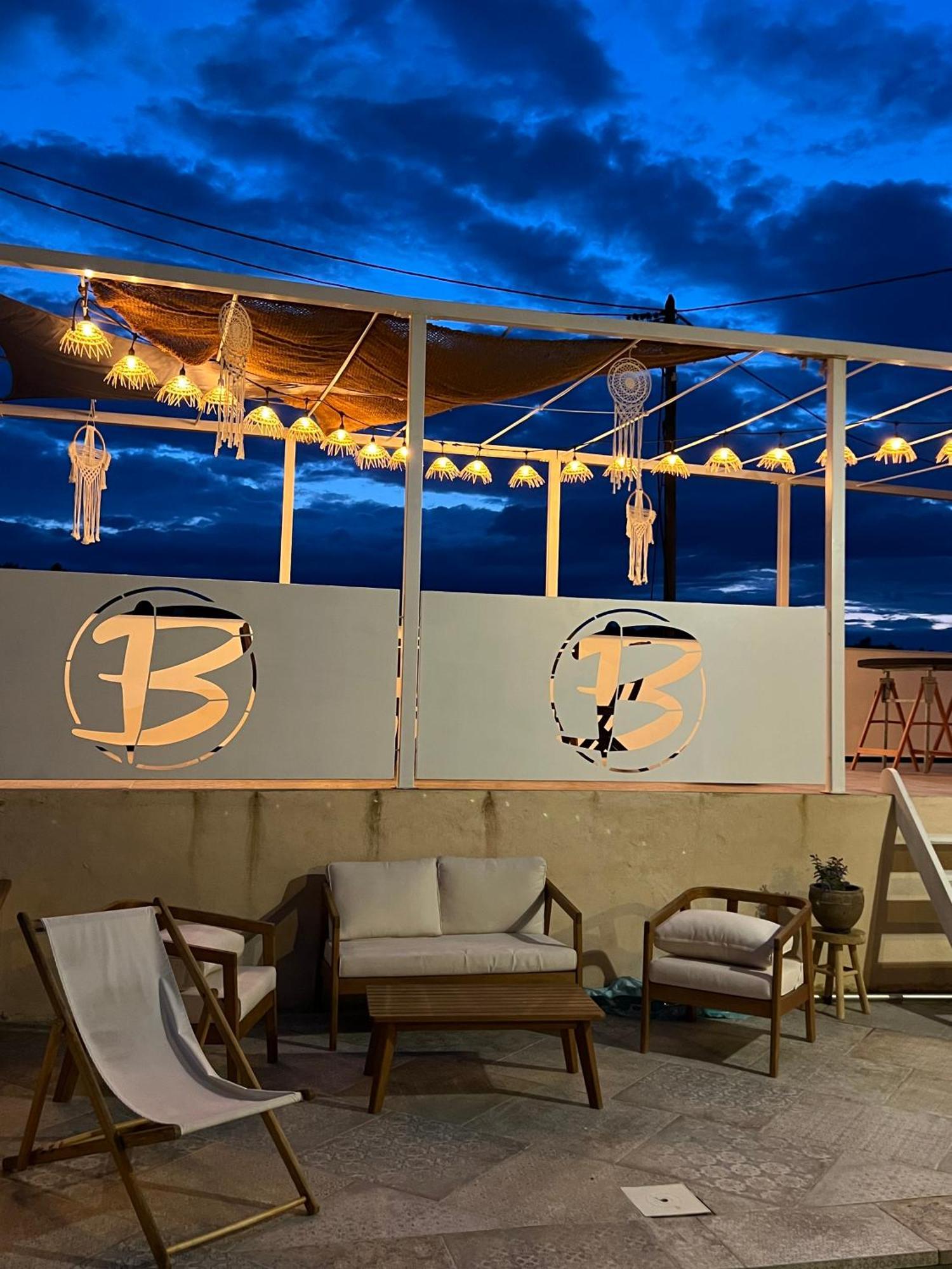 Les Baroudeurs De Saint Jean Bed & Breakfast Bagian luar foto